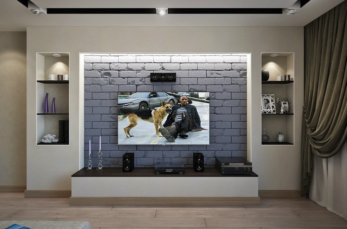 TV in una nicchia con retroilluminazione interna