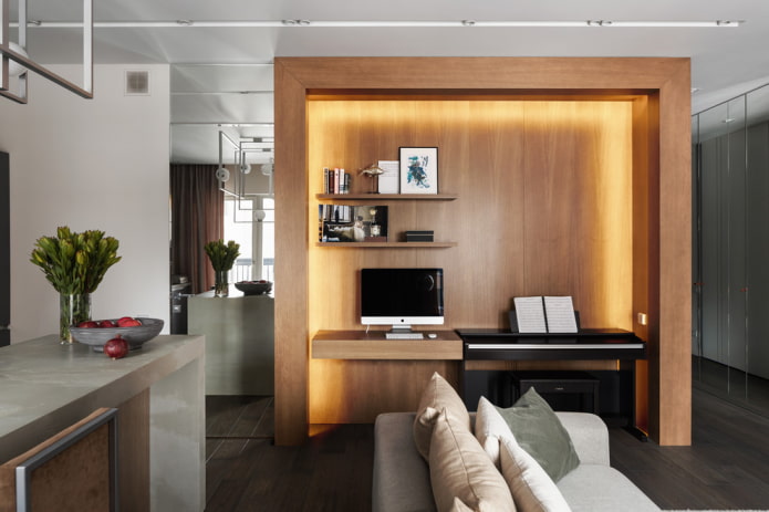 nicchia con finiture in legno nell'interno del soggiorno
