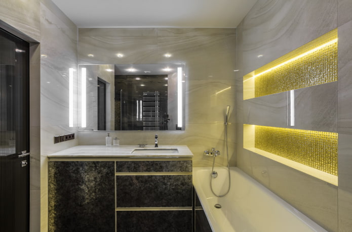 nicchia con illuminazione nell'interno del bagno