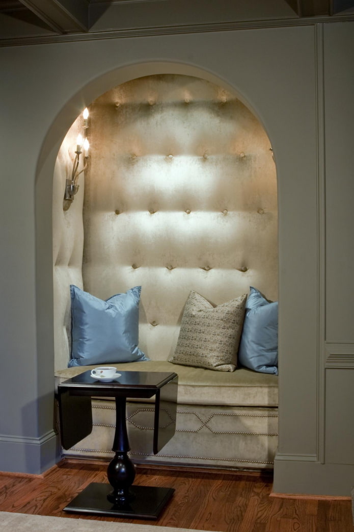 parete con nicchia semicircolare interna