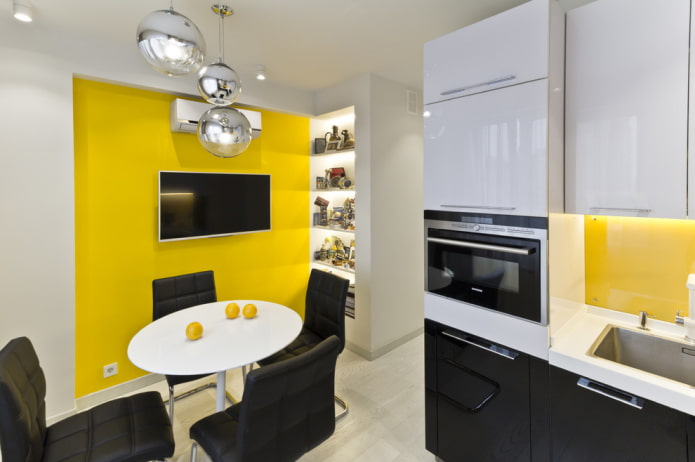 parete con nicchia all'interno in stile moderno