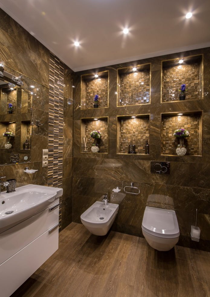 nicchie nella parete all'interno del bagno