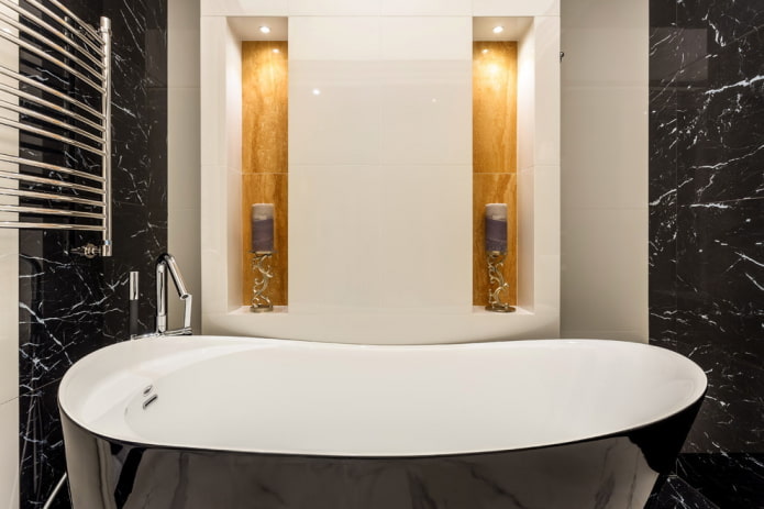 nicchie con illuminazione nell'interno del bagno