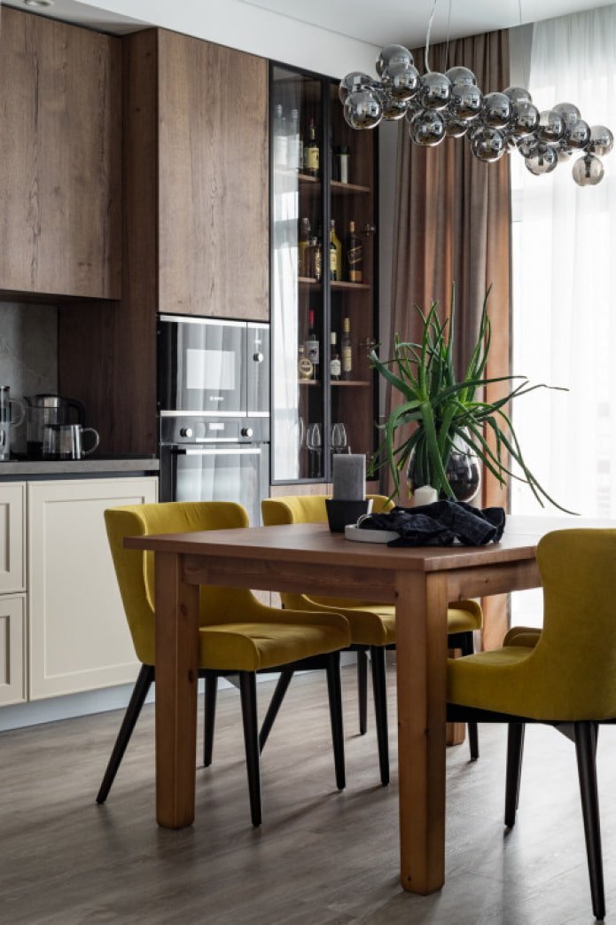 set da cucina in legno