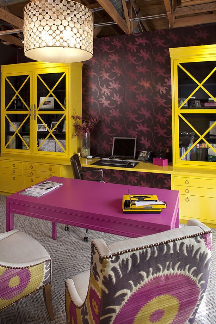 interno giallo e viola