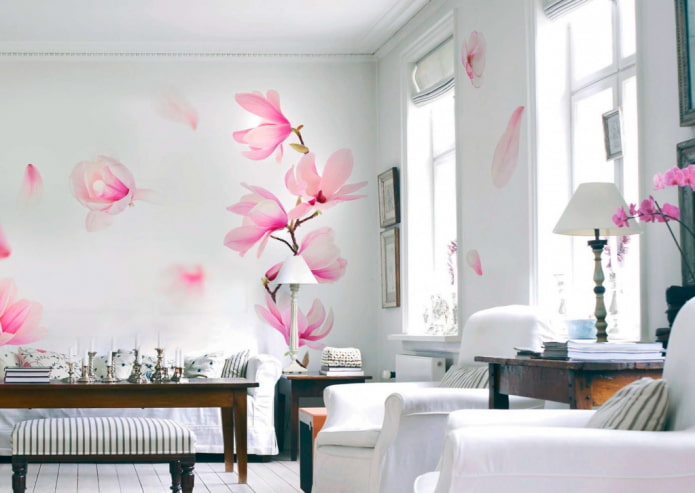 carta da parati con magnolia in soggiorno