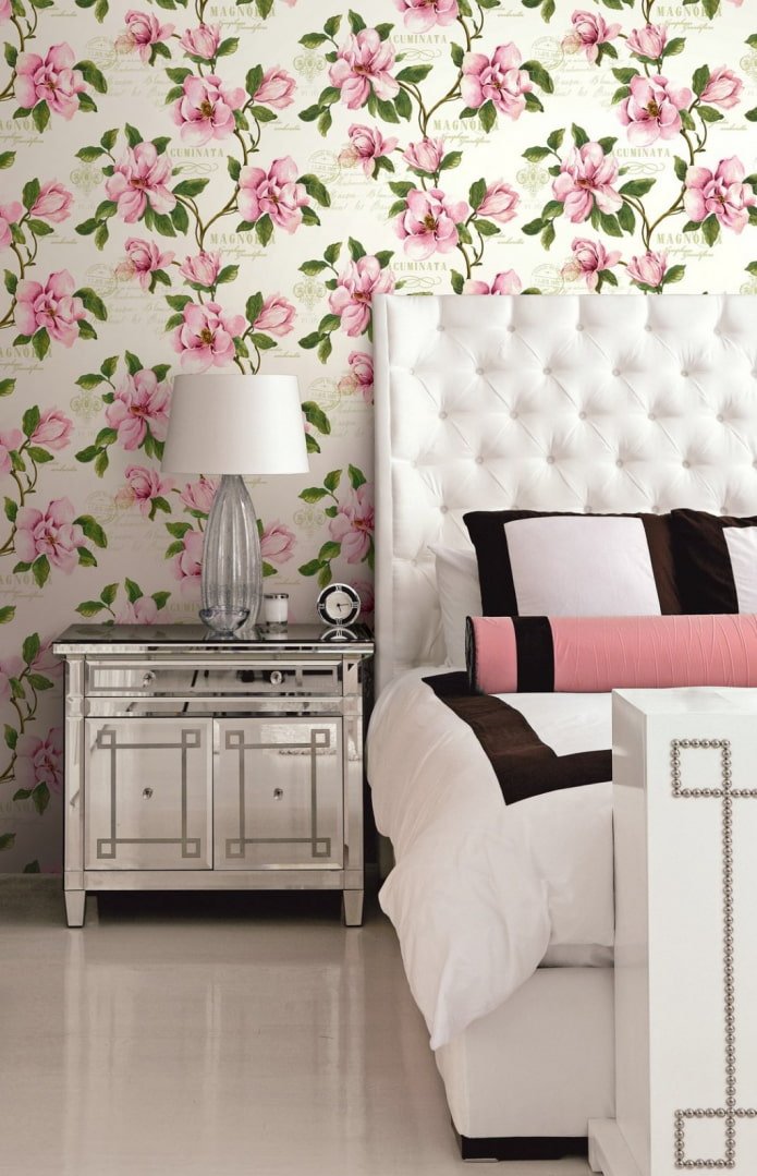 carta da parati con magnolia all'interno