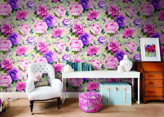 carta da parati con peonie in interni