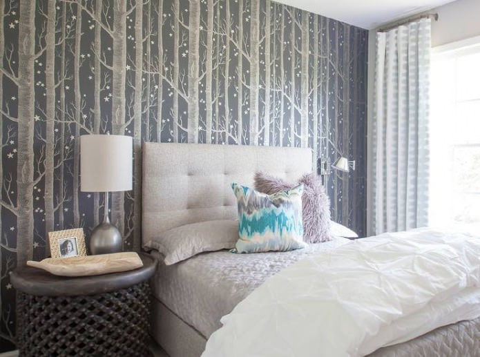 carta da parati fotografica grigia con alberi nel design della camera da letto