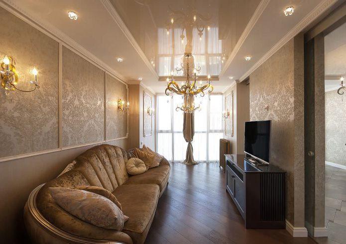 soffitto bianco e beige con modanature