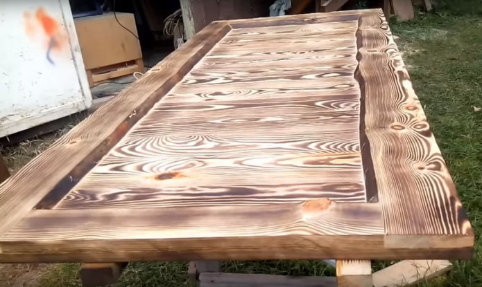 telaio per porte in legno bruciato