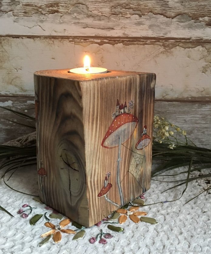 candeliere in legno bruciato