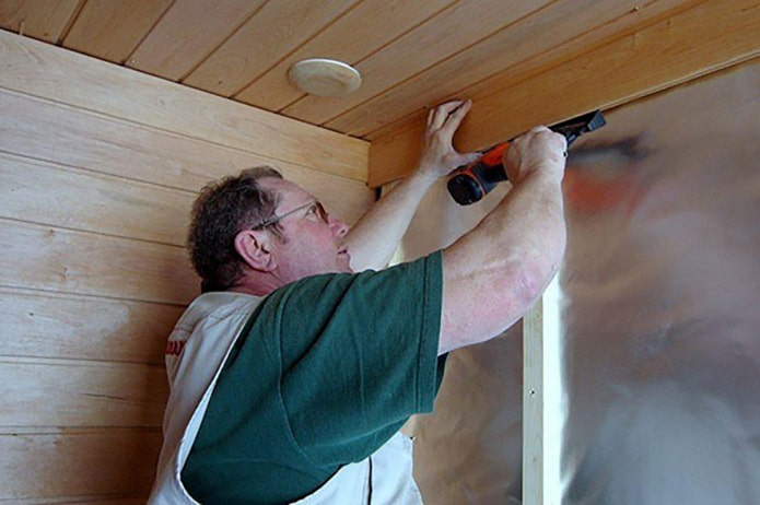 Rivestimento delle pareti laterali dello stabilimento balneare