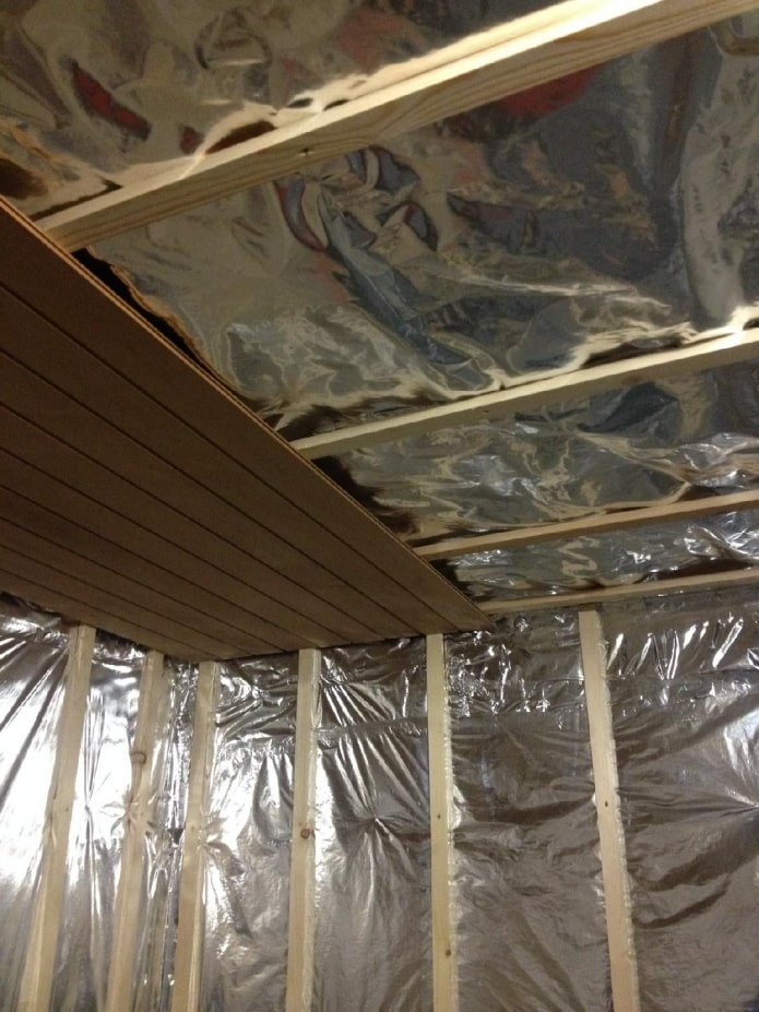 Rivestimento del soffitto, inizio dei lavori