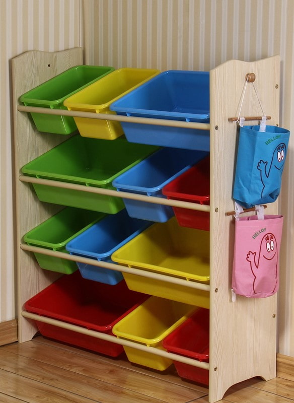 scarpiera per bambini all'interno