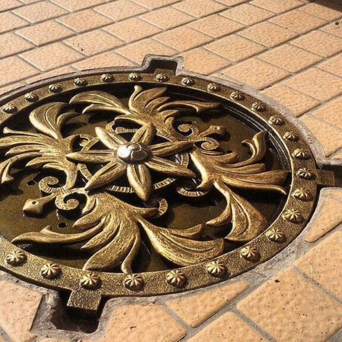 coperchio tombino decorativo