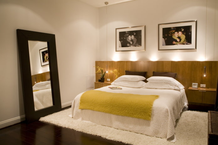 foto sopra il letto all'interno