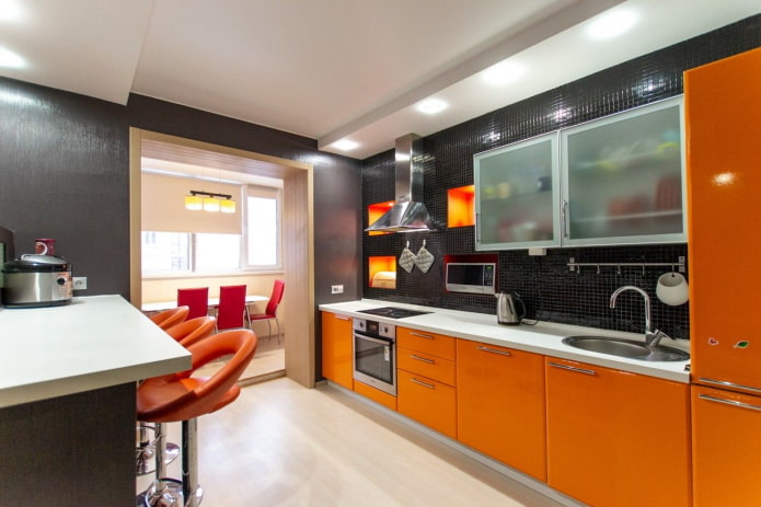 decorazione cucina nei toni dell'arancione