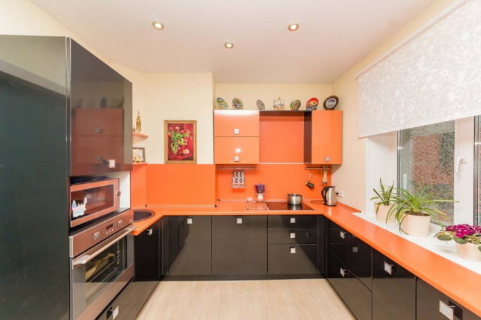 tende per l'interno della cucina nei toni dell'arancione