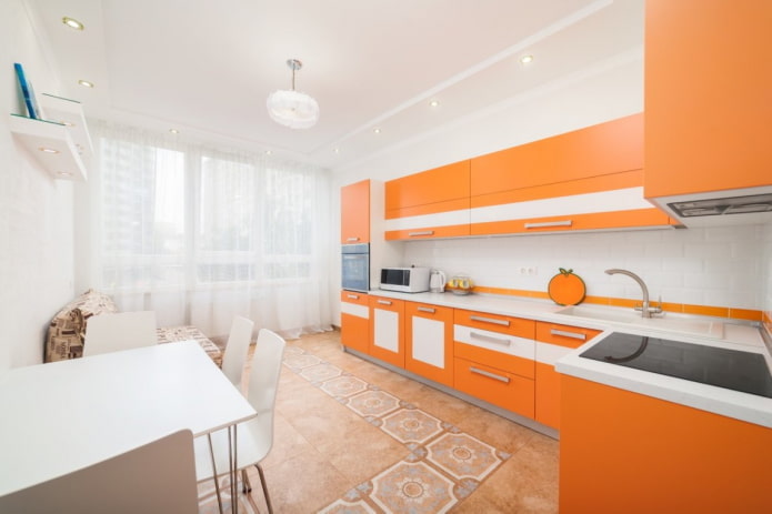 decorazione cucina nei toni dell'arancione