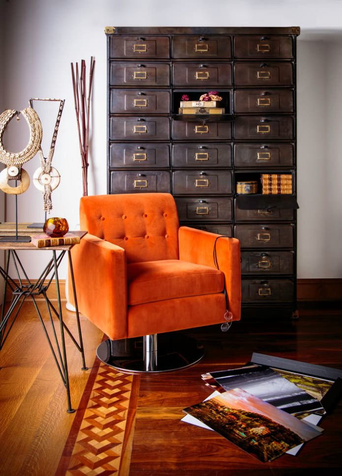 poltrona morbida arancione