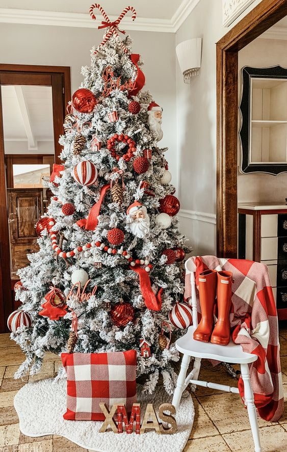 Albero di Natale rosso e bianco