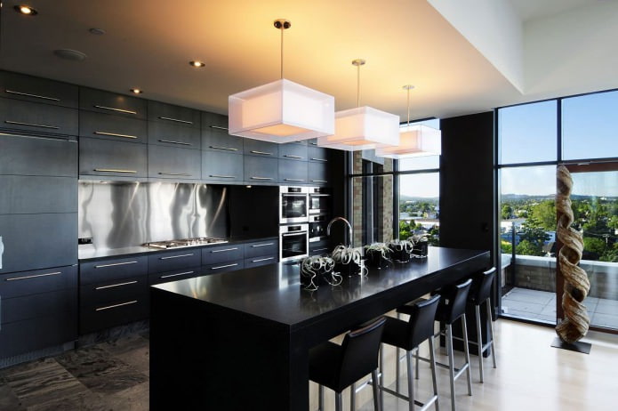 design moderno della cucina con un set nero