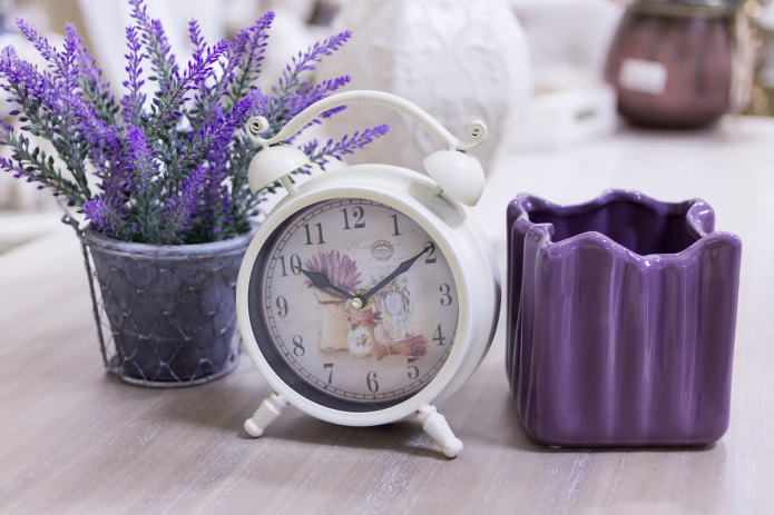 Accessori nei toni della lavanda