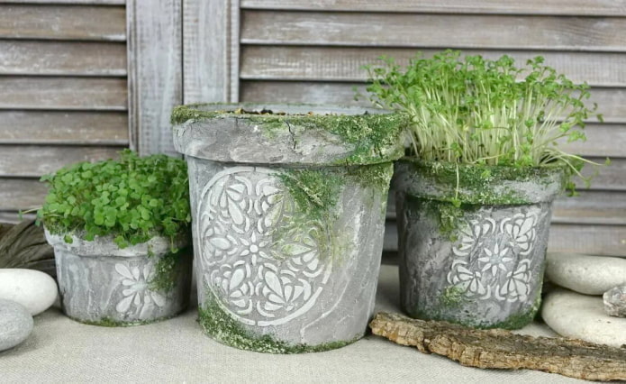 Vaso da fiori in cemento verniciato