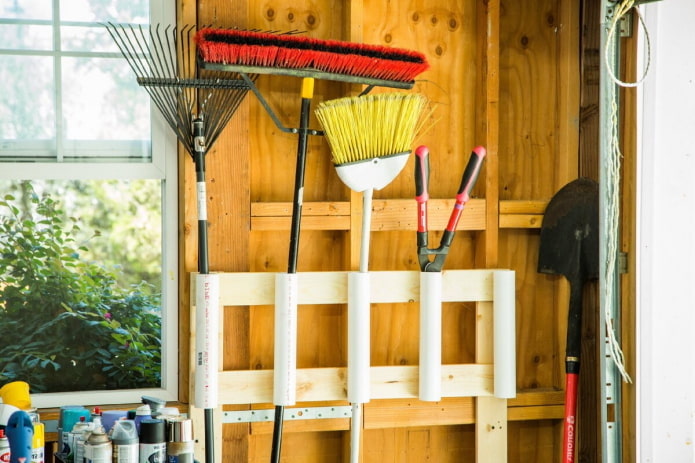 Supporto per tubi in PVC