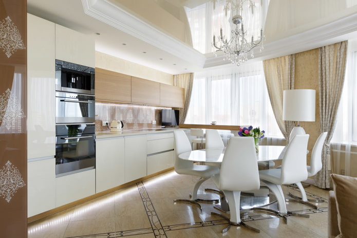 soffitto teso con illuminazione a zone in cucina