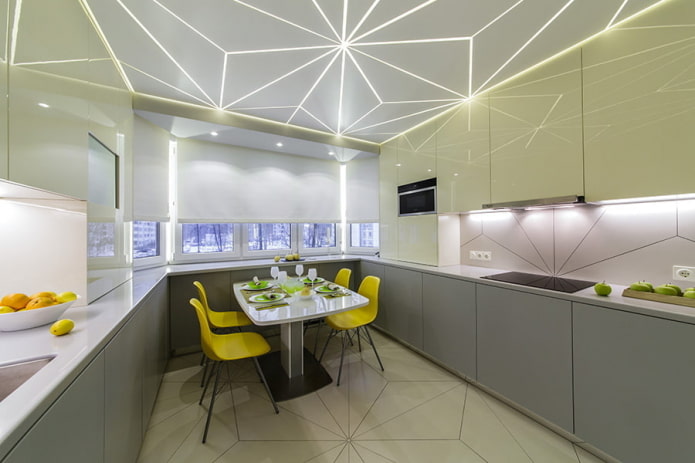 soffitto teso con retroilluminazione nell'interno della cucina