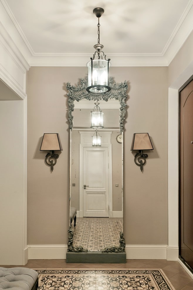 illuminazione principale all'interno del corridoio