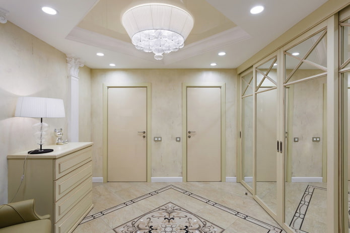 illuminazione in un corridoio con soffitto teso