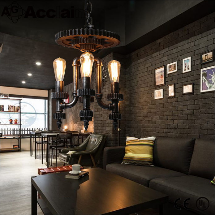 Lampadario in stile industriale con catene