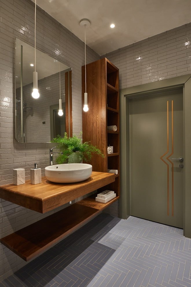 illuminazione a zone nell'interno del bagno