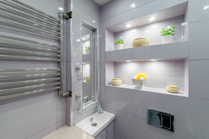 illuminazione a zone nell'interno del bagno