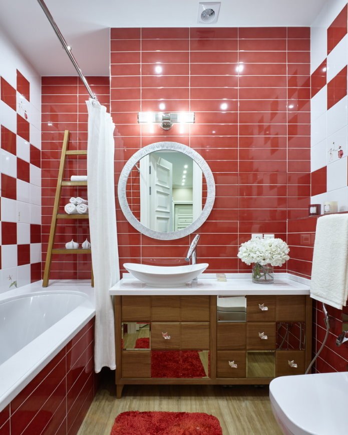 illuminazione all'interno di un piccolo bagno