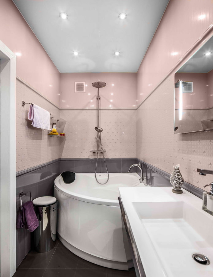 illuminazione all'interno di un piccolo bagno