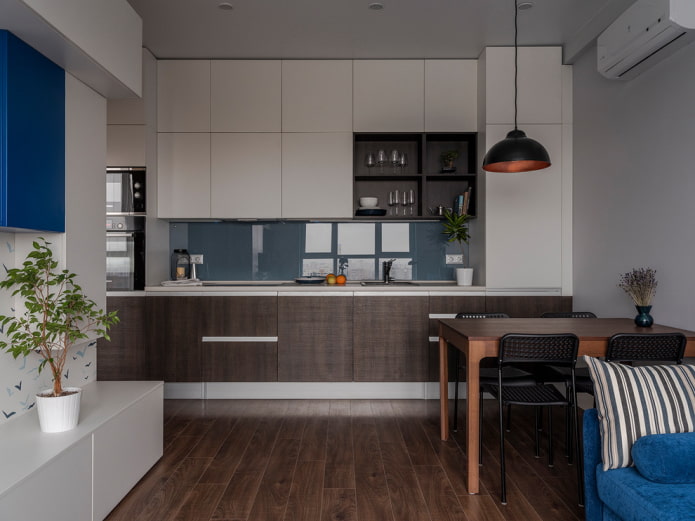 Tavolo che separa la cucina