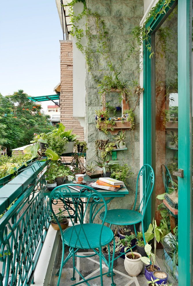 pietra sul balcone