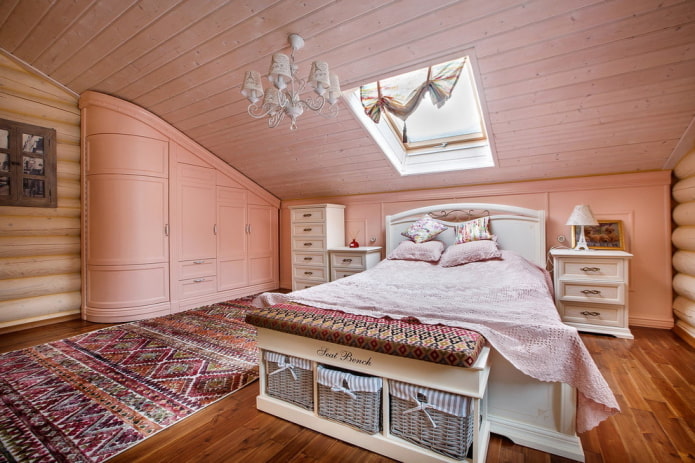soffitta in una casa in legno