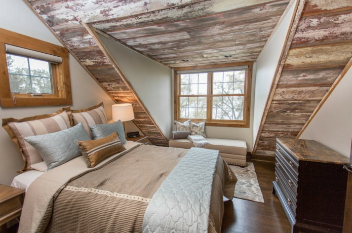 decorazione da parete in assi di legno