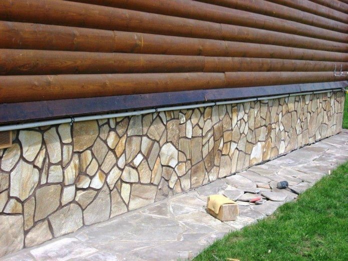 base della casa in pietra naturale