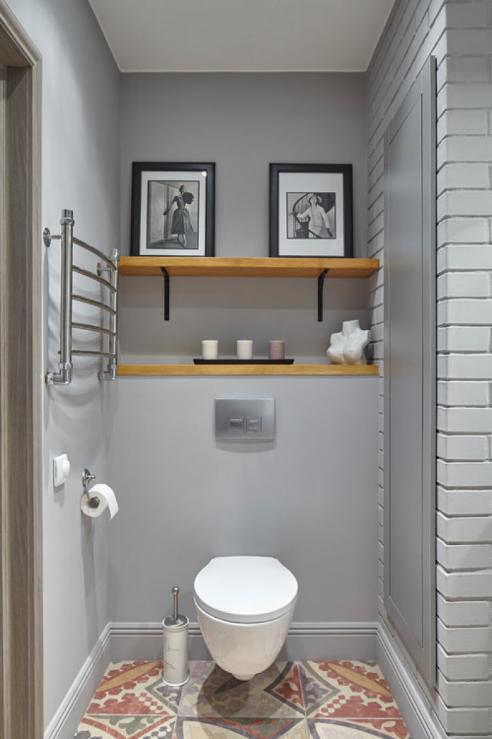WC nei toni del grigio