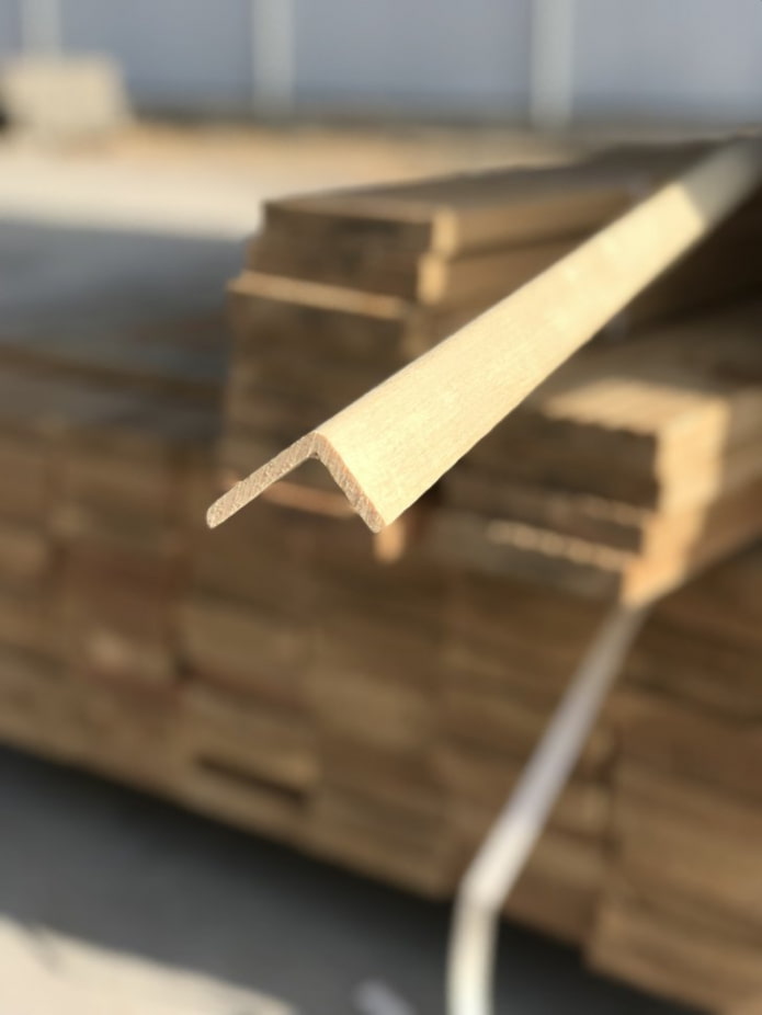 angolo in legno per angolo esterno