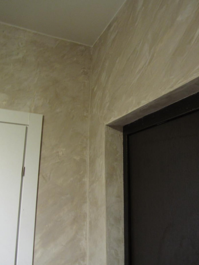 intonaco decorativo nel corridoio