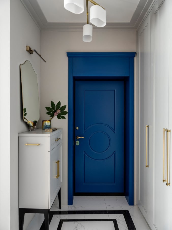 porta d'ingresso blu