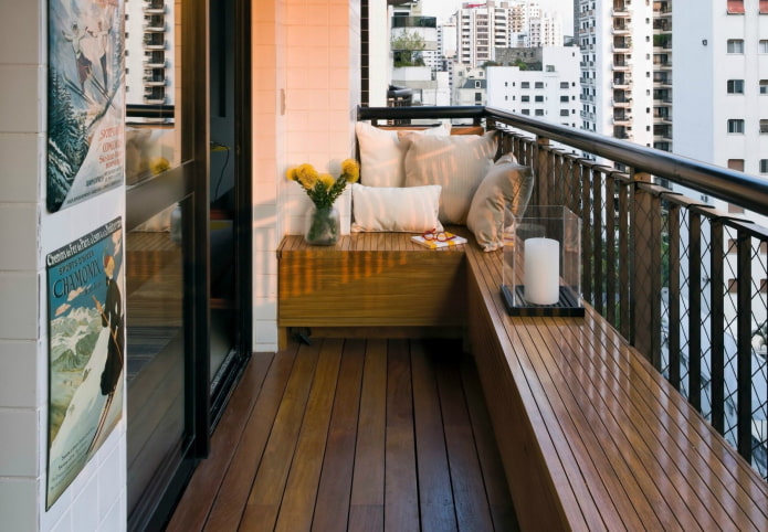 panchina sul balcone