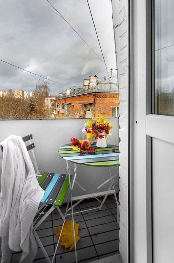 tavolo per il caffè sul balcone